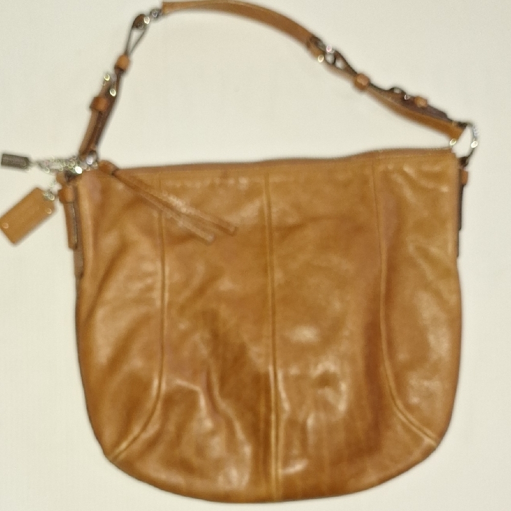COACH (Vintage) Madison Hobo Bag in Tan. - Picture 7 of 15